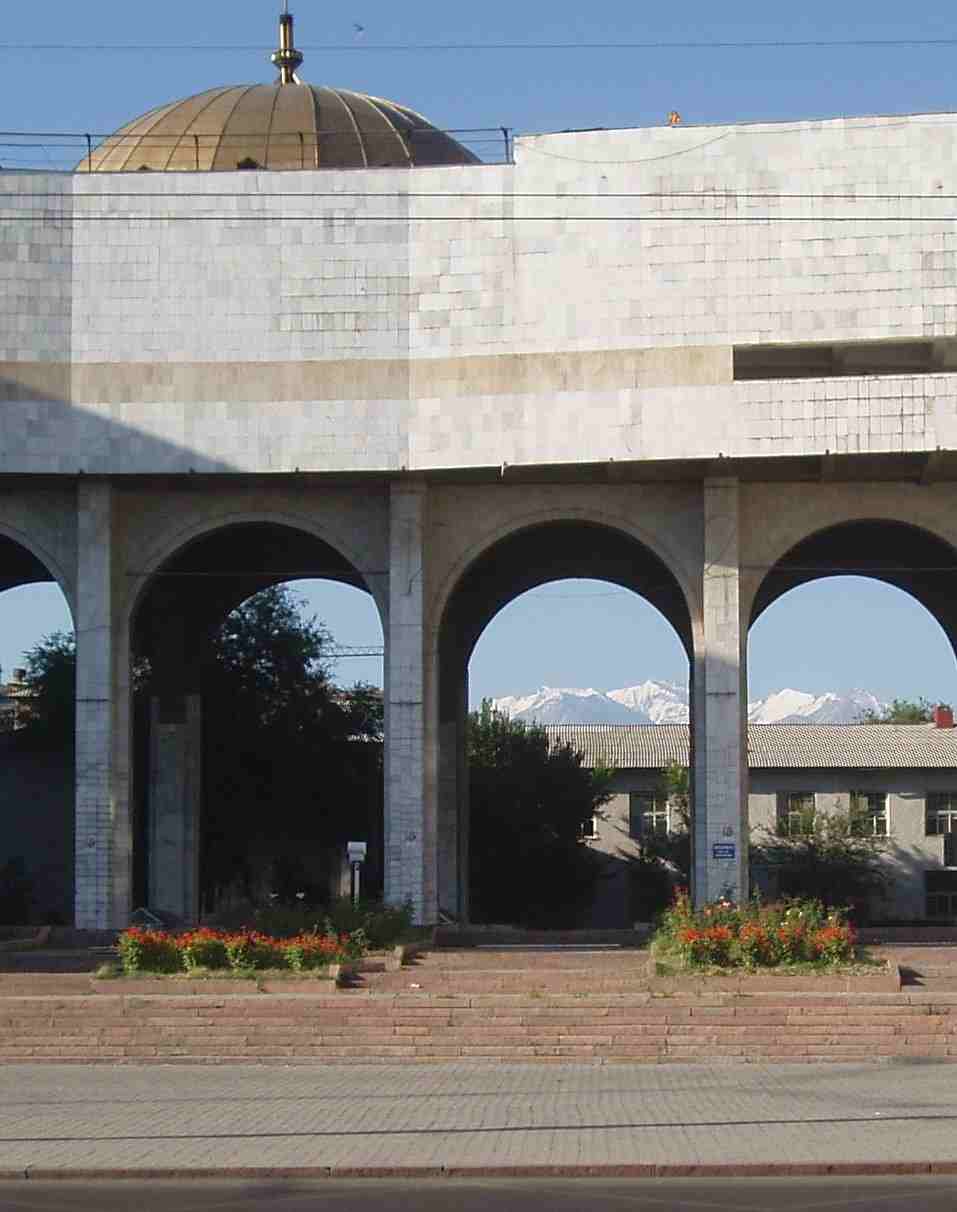 Auf dem Platz Ala-Too im Zentrum von Bischkek