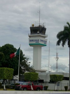 Der Tower des Flughafen in Tapachula, Chiapas, Mexiko.